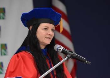 President Dekle Addresses Spring 2019 Class at Pledge Ceremony