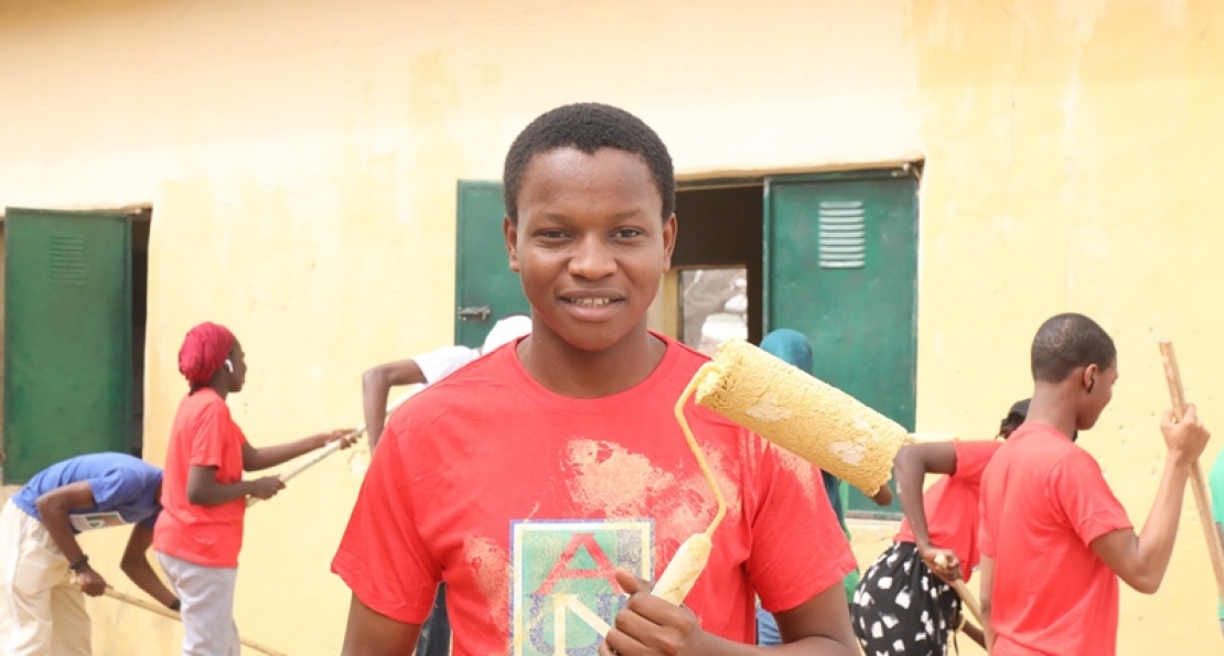 New Students Begin Service-Learning as they Paint Classrooms