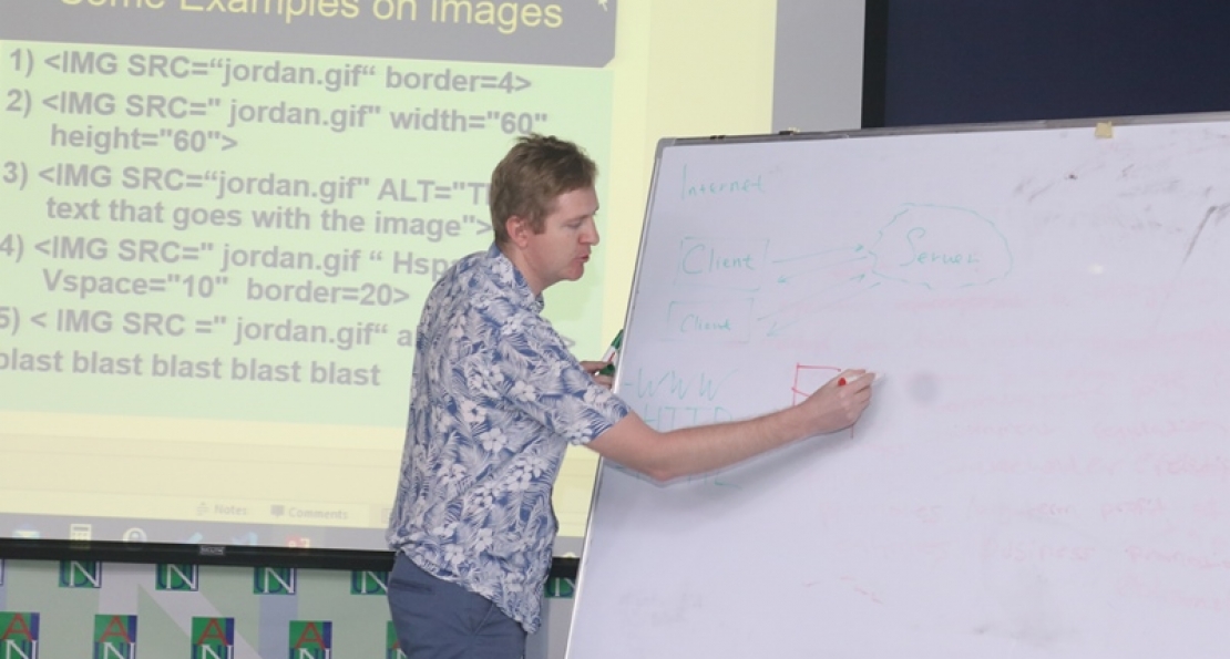 SITC Faculty Vedishchev Hosts Workshop on Web Designing