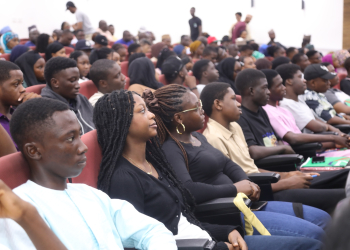 Academic, Student Leaders Advise, Inspire New Students