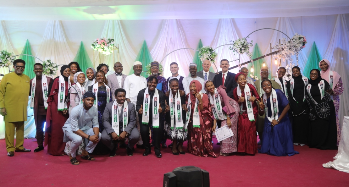 AUN-Honor Society Awards Banquet Honors 19 Graduates