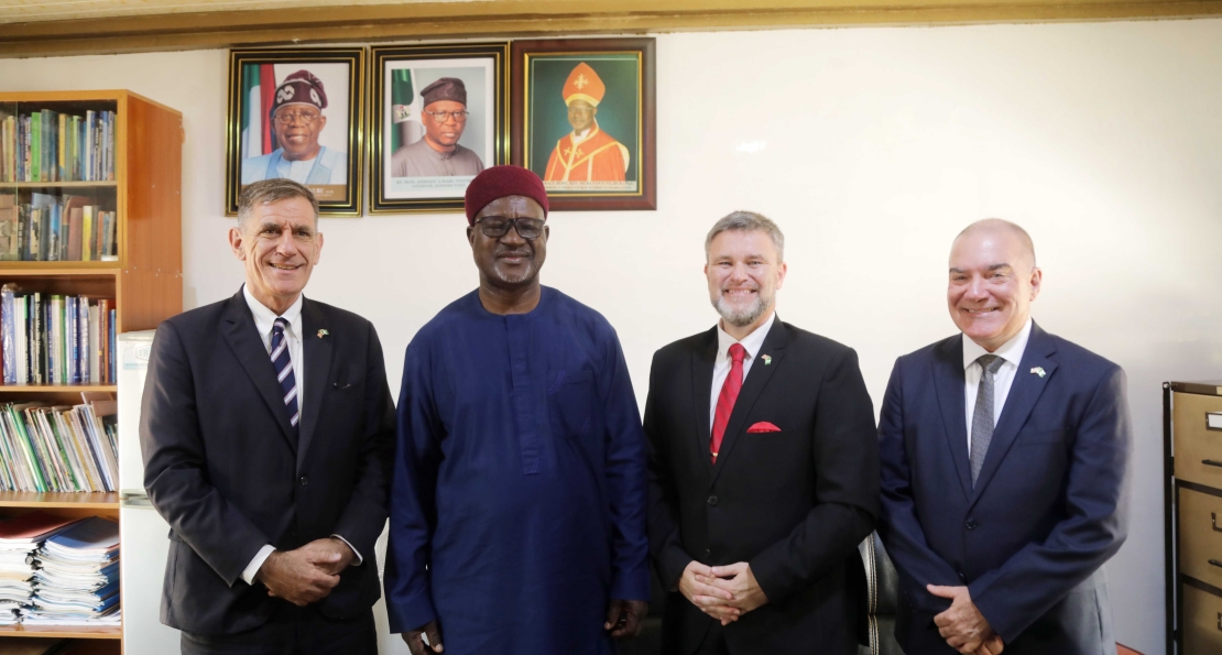 AUN President Makes Holy Week Pilgrimage to 1916 Church, Invites Archbishop to Bless Graduating Class