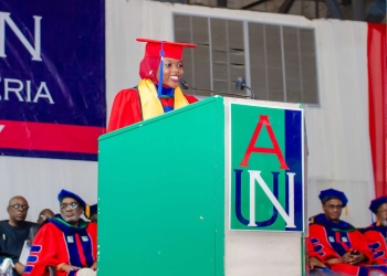 Class of 2026 Valedictorian Delivers Emotional Address on Grief and Resilience After Losing Both Parents