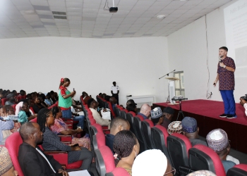 At AUN President’s Welcome Session, Prof. Frazier Calls on Freshmen to Lead with Service